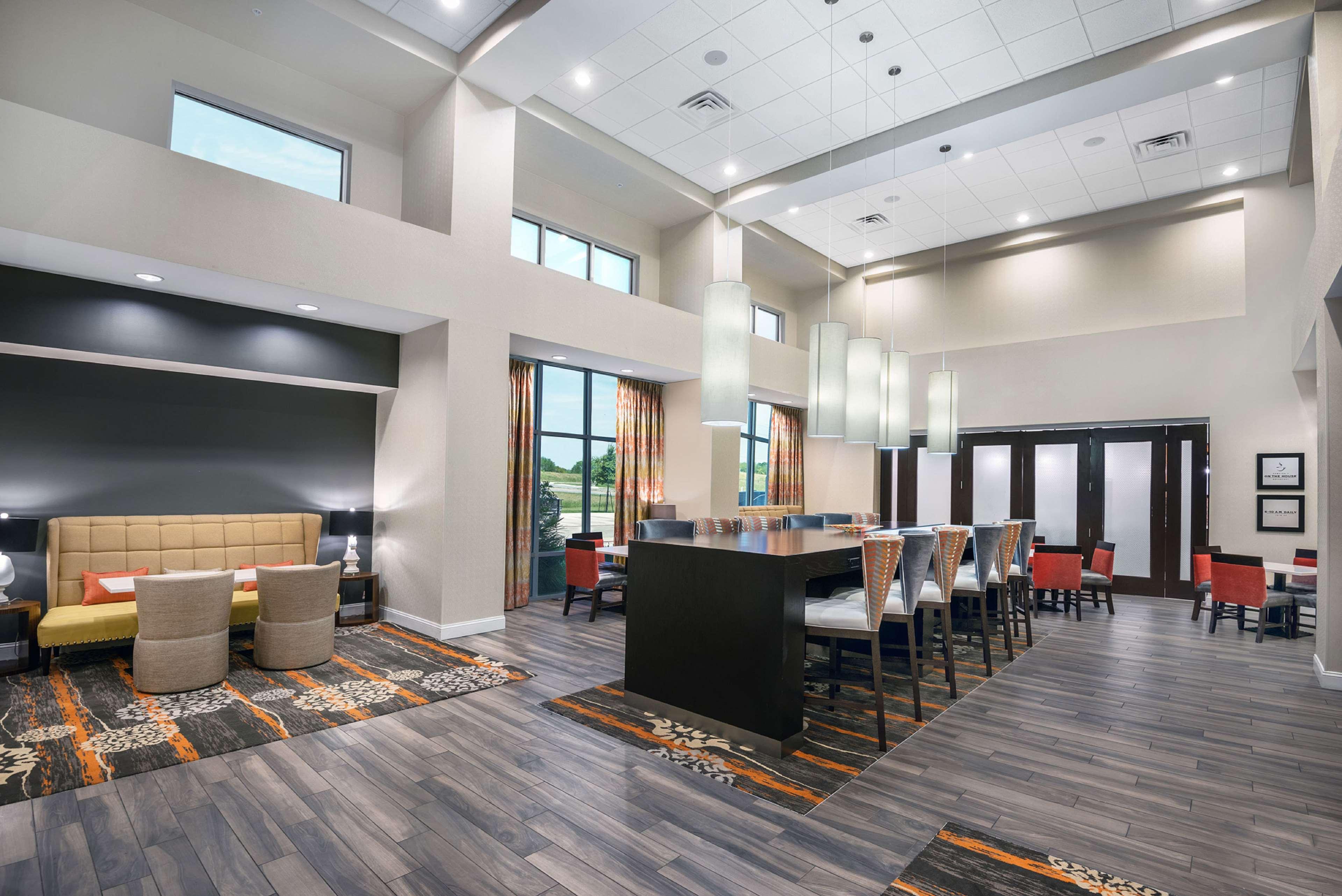 Hampton Inn & Suites San Antonio Brooks City Base, Tx Экстерьер фото