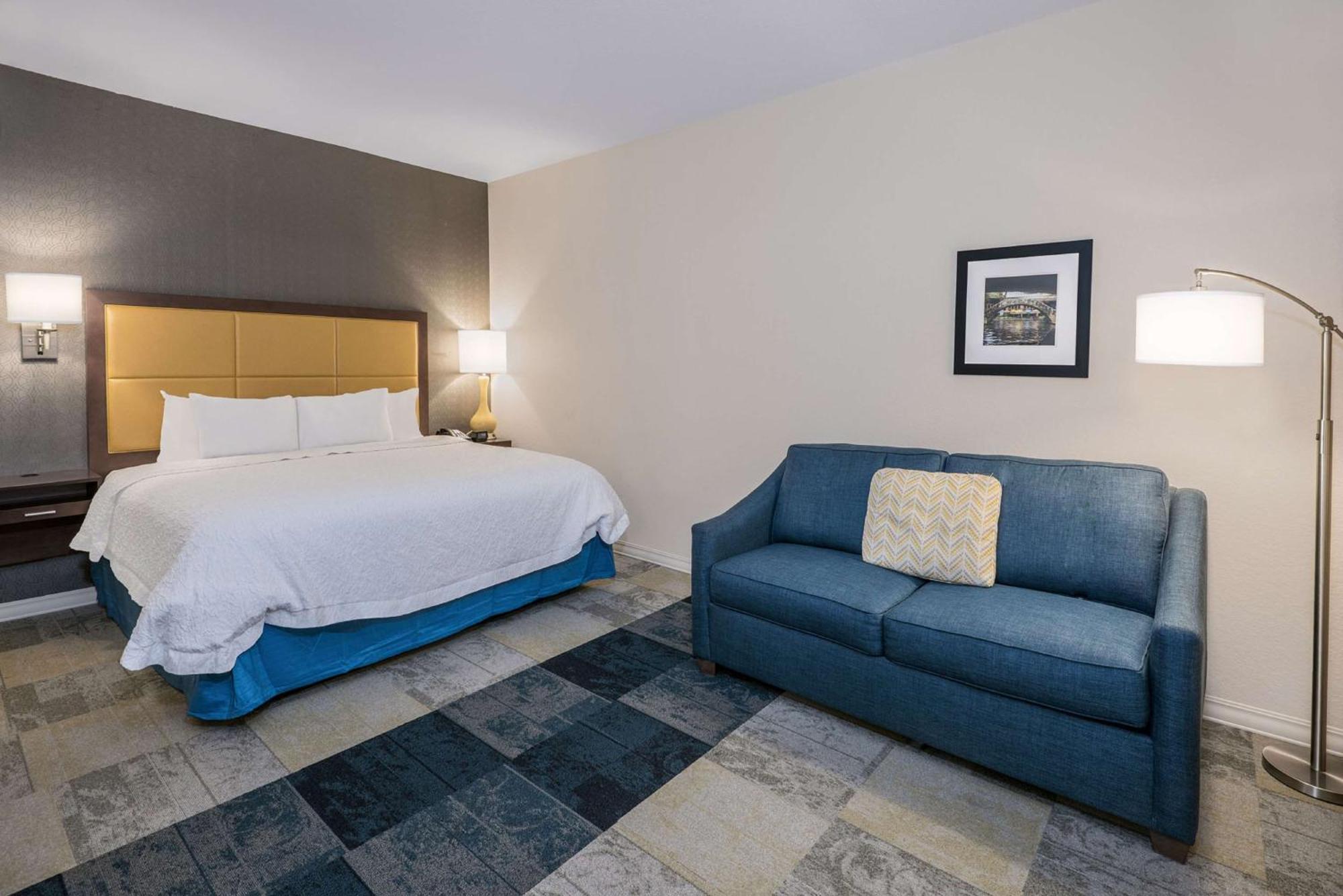 Hampton Inn & Suites San Antonio Brooks City Base, Tx Экстерьер фото