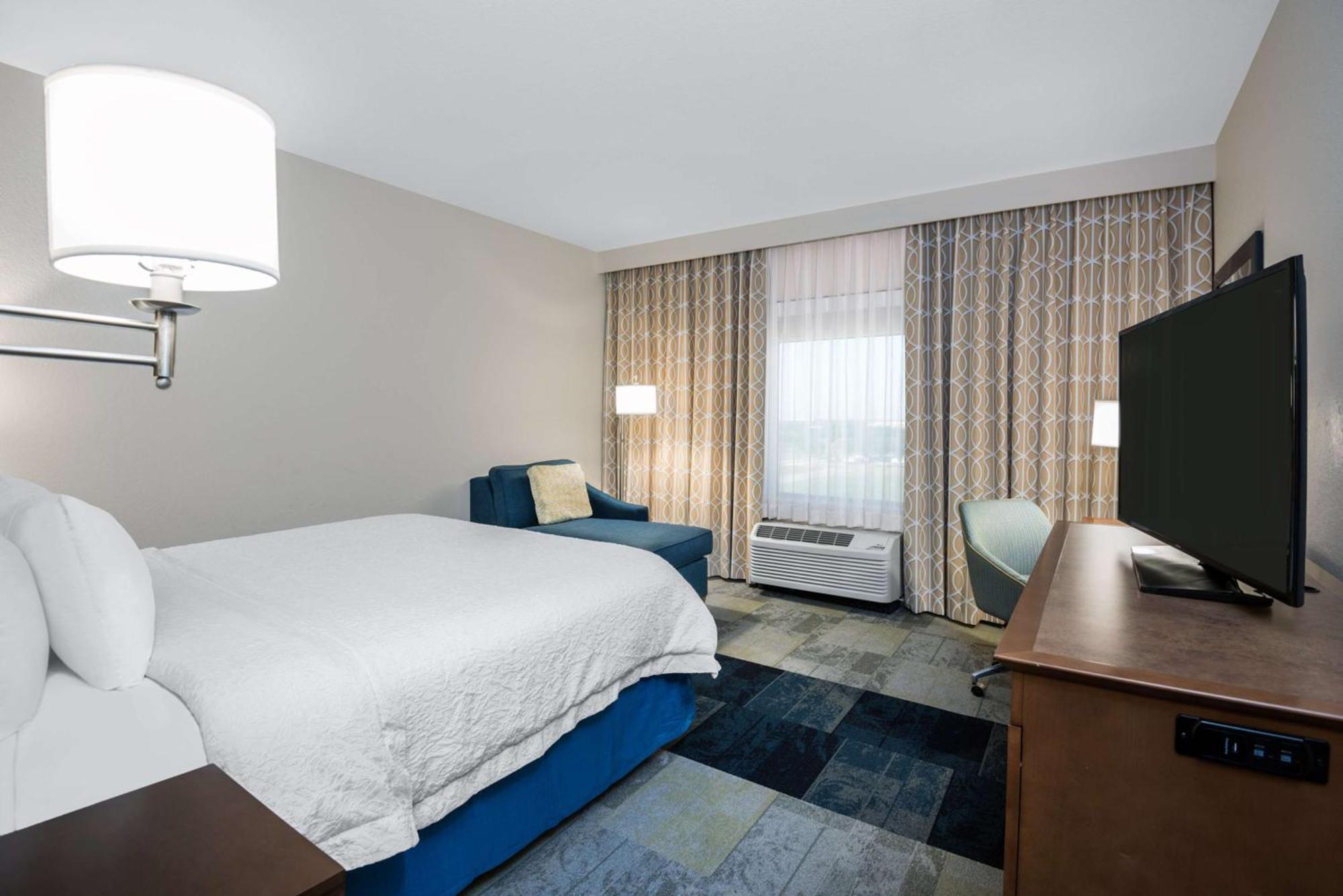 Hampton Inn & Suites San Antonio Brooks City Base, Tx Экстерьер фото